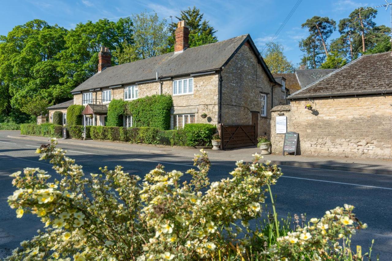 Jersey Arms Hotel Bicester Exterior foto